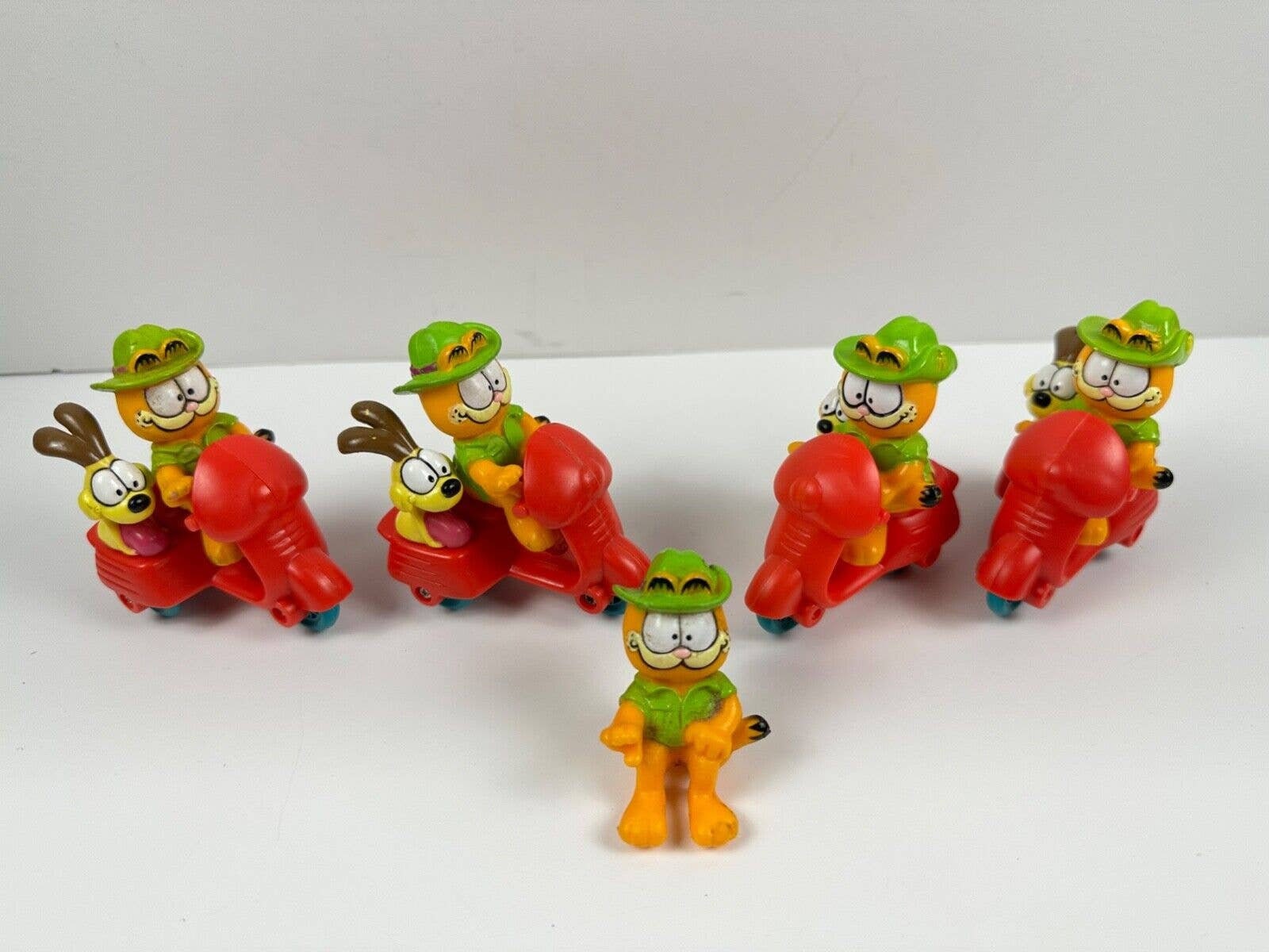 専用ページ　おまとめ　ガーフィールド　McDonald’s 1988 GARFIELD set of 6 McDONALDS HAPPY MEAL COLLECTIBLE MINI