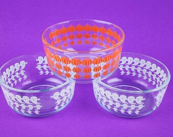 Lot 3 Pyrex Halloween glass Bowls Ghost & Pumpkin 4 cup, 1 qt. All missing Lids