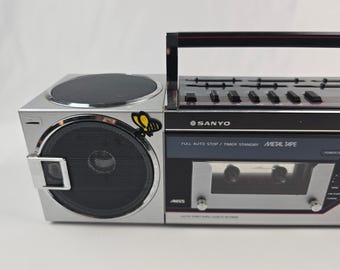 Sanyo M7735 AM/FM Radio Cassette Tape Player Speaker Boombox