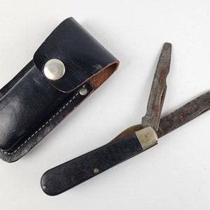 Vintage Camillus NY Electrician Pocket Knife black handle & leather case USA