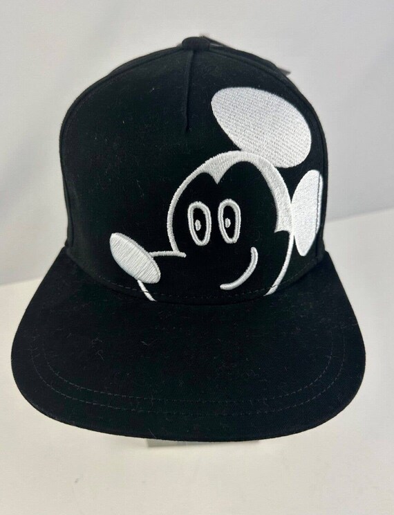 Disney Artist Series Mickey Mouse Baseball Cap Black & White  display picture 3