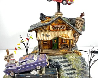 Afdeling 56 "Rusty's Used Cars" Halloween Village-dealer verlicht huis #808965