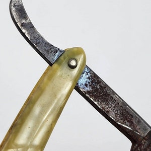 Vintage Case Brand Case's Ace Straight Razor, Chipped Blade Clean ...