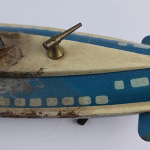 Submarino vintage Wolverine Toys, hojalata, litografía, llave de cuerda, accesorio de trabajo, azul imagen 7