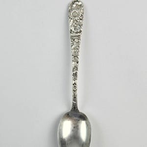 Kirk and Son Stieff Sterling Silver Flatware Repousse Flower Handle Teaspoon