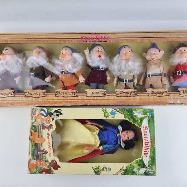 Vintage BIKIN Disney Snow White And The Seven Dwarfs Figures New in Boxes
