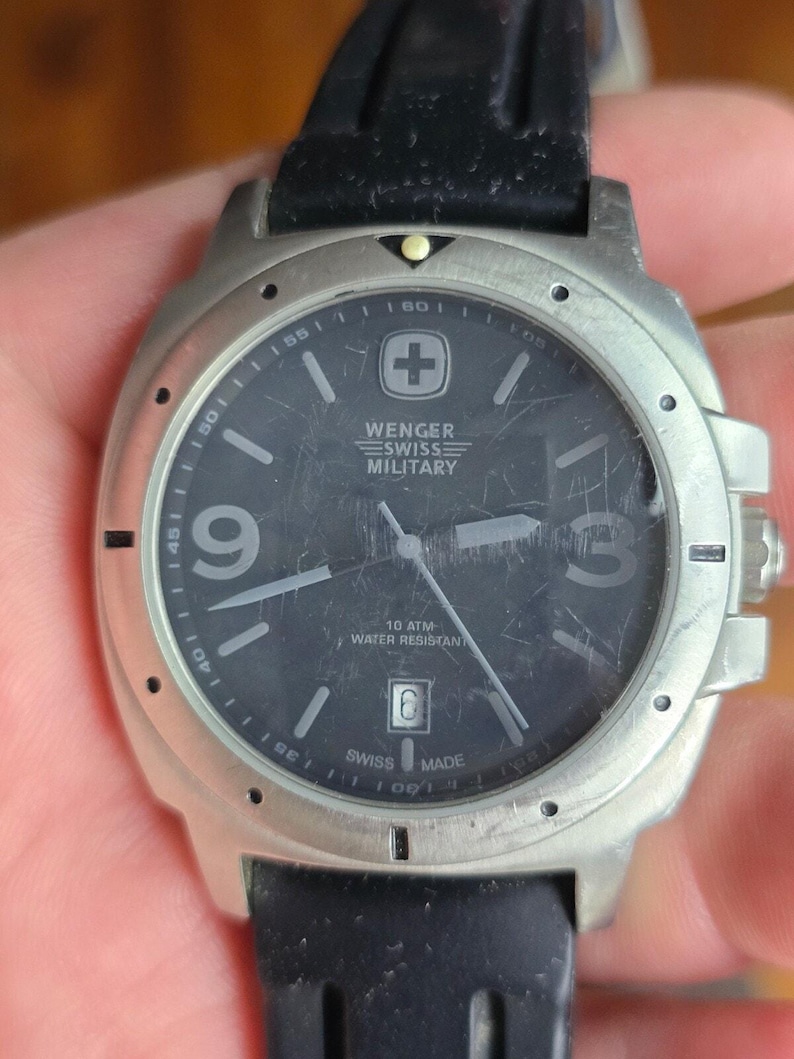 Wenger Swiss Military Watch Men 45mm quartz 79365 Black Rubber Strap Working image 9