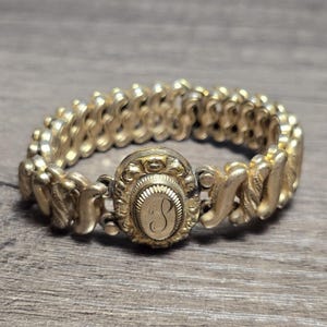 ヴィンテージ スイートハート IDプレート バングル 伸縮ブレスレット ゴール● Sweetheart bracelet - Etsy 日本