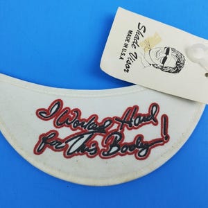 Vintage 1980er Sonnenbrille Schirm Hutkrempe Slip-On ""I Worked Hard for this Body!"
