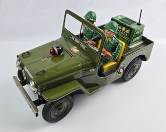 巨大なザスーラ限定版ロボット。ビンテージのゼンマイ巻き上げ式ブリキ