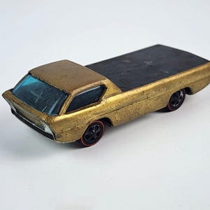 1967 Hot Wheels Redline Deora Car Gold Hong Kong Nice Paint Vg cond.