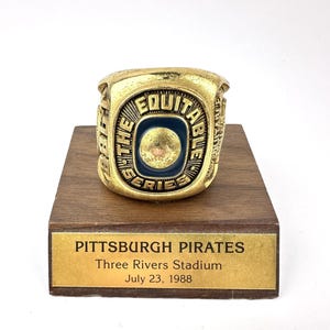 Vintage 1988 The Equitable Series Pittsburgh Pirates Three River Stadium Ring