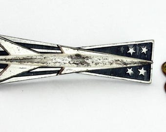 Medalla militar vintage de la Fuerza Aérea con insignia de cohete y barra Vanguard 1/20, chapada en plata.