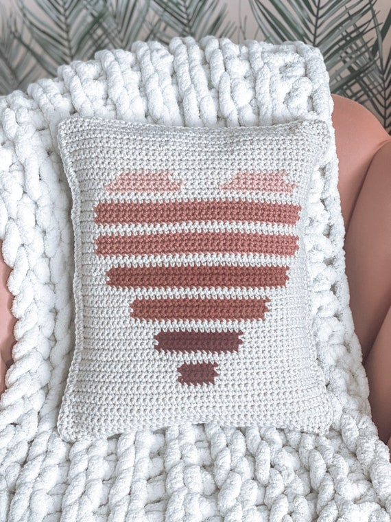 Patrón de crochet de corazón boho Día de San Valentín Almohada