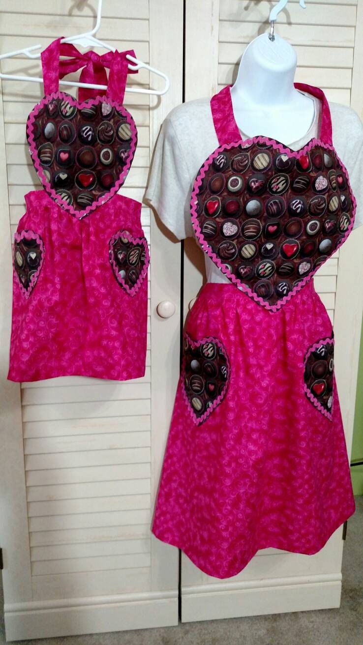 matching mother daughter valentines outfits
