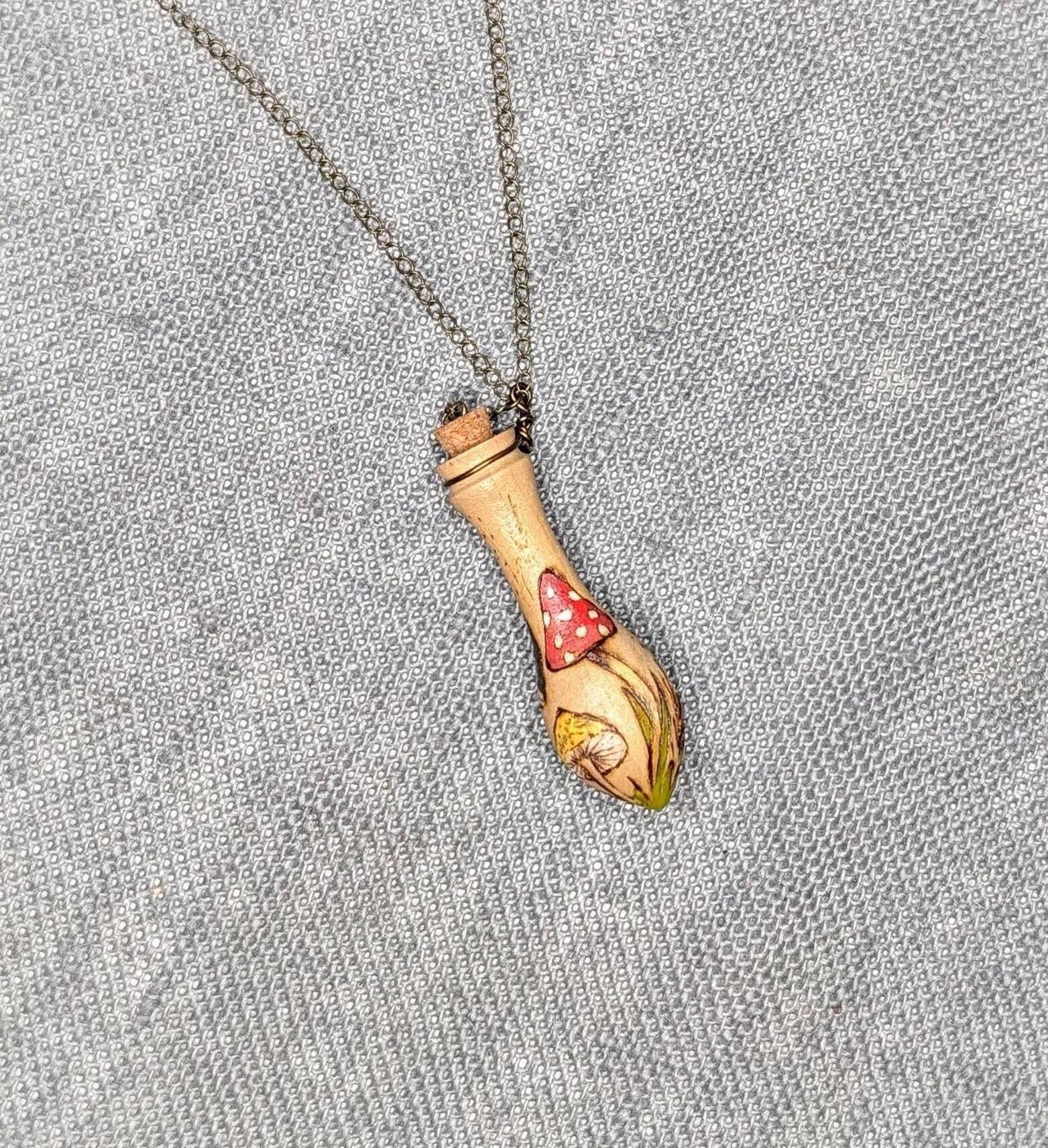 キノコの薬瓶ネックレス：菌学者ベニテングタケペンダント - Etsy 日本