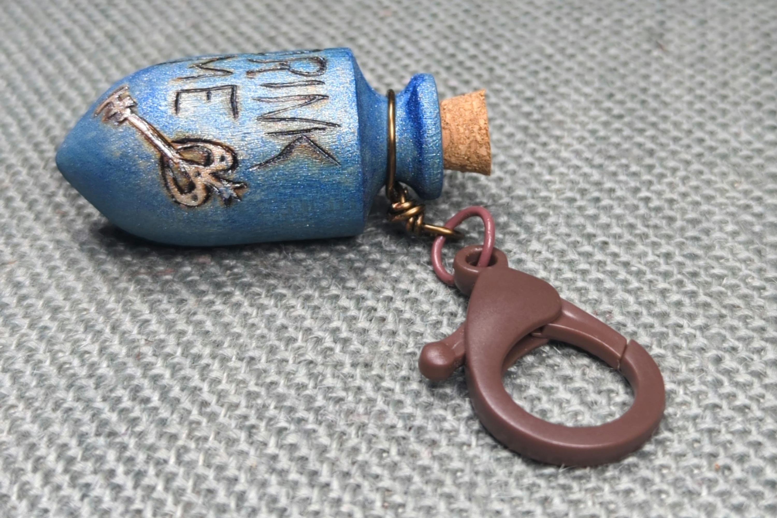 Alice In Wonderland Mini Drink Me Bottle & Key Necklace Bronze