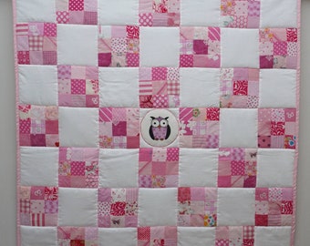 Couverture bébé patchwork rose, couette bébé fille, couette berceau, couverture bébé hibou, literie chambre d'enfant faite à la main, cadeau nouveau-né, cadeau bébé fille