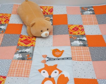 Couverture orange et grise, couette patchwork pour tout-petits/bébé, couette renard, couvre-lit fait main, literie pour chambre d'enfant, baby shower/cadeau de premier anniversaire