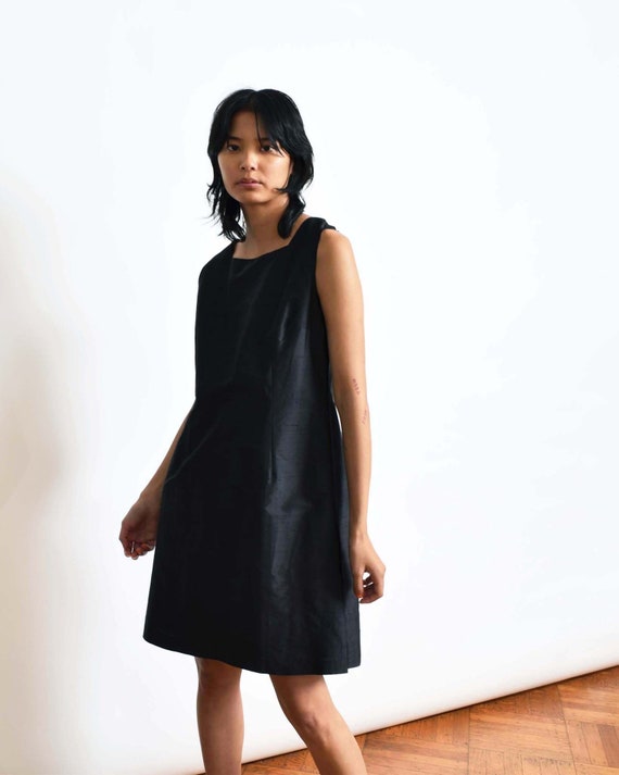 black shift cocktail dress