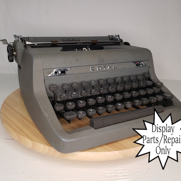 1950s Royal Quiet De Luxe Portable Display/Parts Typewriter & Case - Free Shipping to Lower 48!