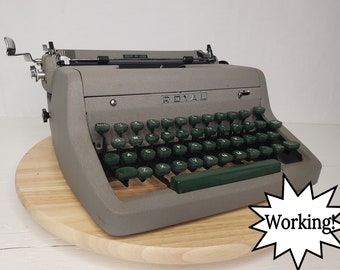 Classic 1955 Royal Quiet De Luxe Working Typewriter & Case! Free Shipping to Lower 48!