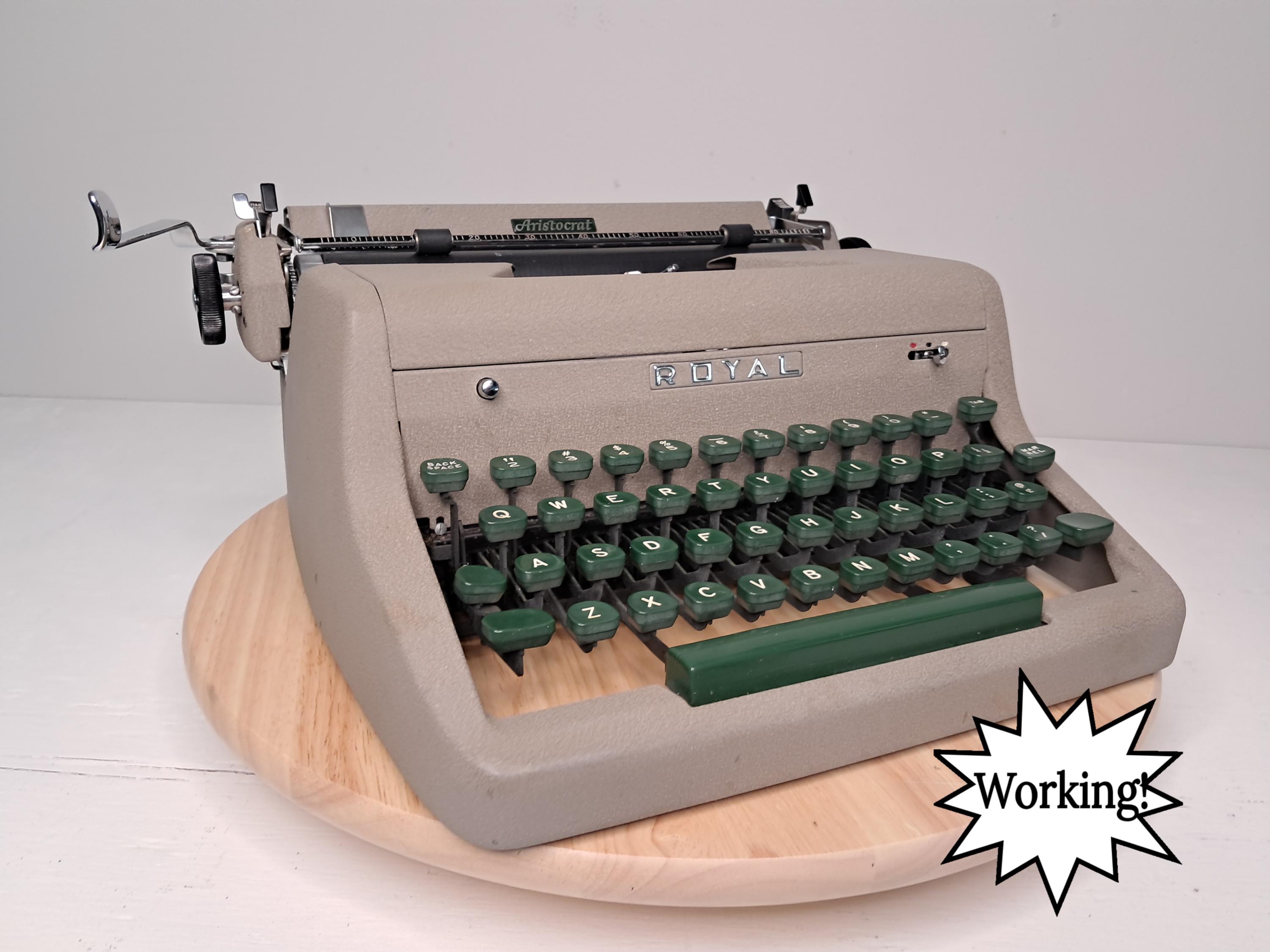 Royal Aristocrat Typewriter in Case - Etsy