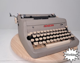 Classic Brown 1957 Royal Quiet De Luxe Working Typewriter & Case w/Key - Free Shipping to Lower 48!