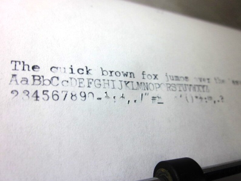 Underwood De Luxe Working Typewriter wUnique Slab Serif Font Incluces Case /& Key Free Shipping to Lower 48!