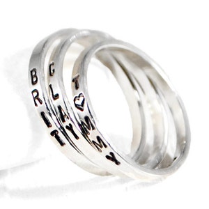 Sterling Silber Namensring, personalisierte Stapelringe, Familienring, neue Mutter Ring, Individuell gravierter Ring, Geschenk für sie, Muttertagsgeschenk