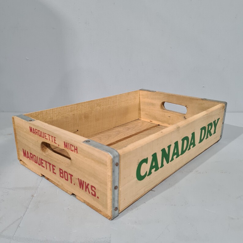 Original Vintage Canada Dry Soda Crate - Etsy
