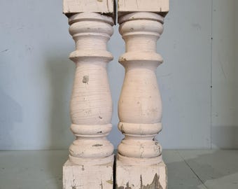 Set Of 2 White Rustic Wooden Baluster Pillars