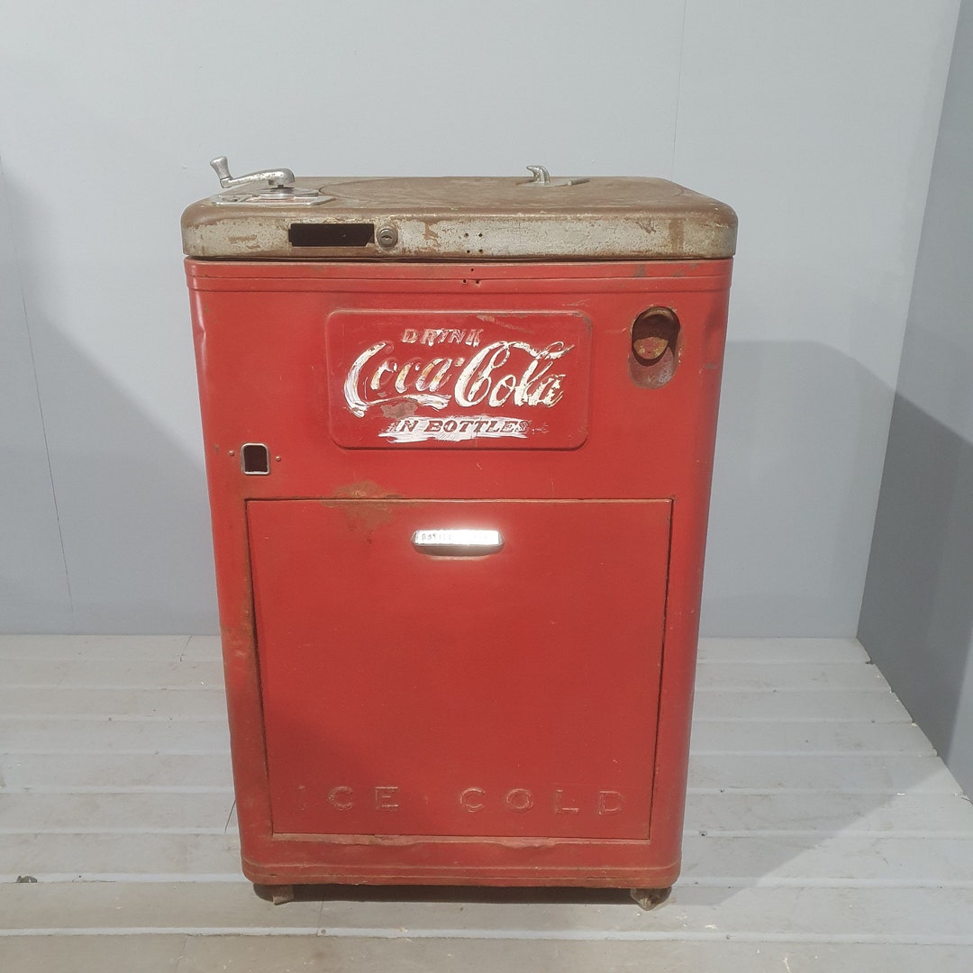 【昭和レトロ】Coca-Cola 冷蔵庫(ヴィンテージ) 昭和レトロ】Coca-Cola 冷蔵庫(ヴィンテージ) - メルカリ