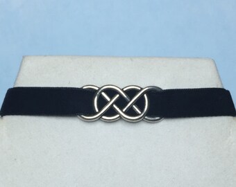 New UK Seller Black Leather Choker Necklace with Infinity Celtic Knot Charm New UK Seller Black Leather Choker Necklace with Infinity Celtic Knot Charm