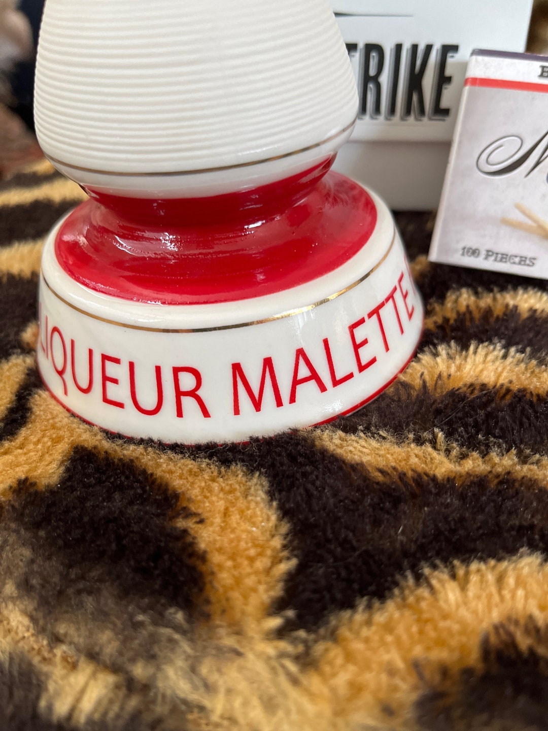 Bonnecaze Baton Rouge, LA Liqueur Malette Match Striker Red and White ...