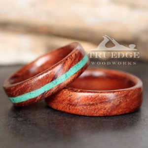 Figured &quot; Waterfall&quot; Bubinga Ring set with offset Malachite inlay, Handmade Bentwood ring