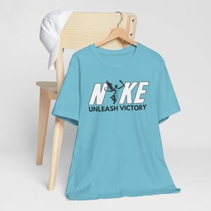 Victory Unleashed Unisex Kurzarm-T-Shirt