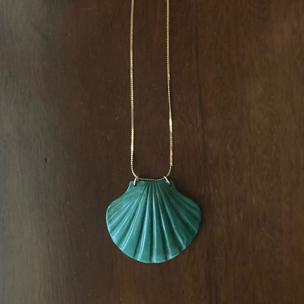 Mimi di Niscemi Shell Pendant Necklace