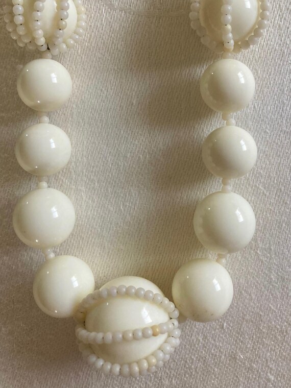 MIRIAM HASKELL *Signed* Milk Glass Bead Necklace - image 5