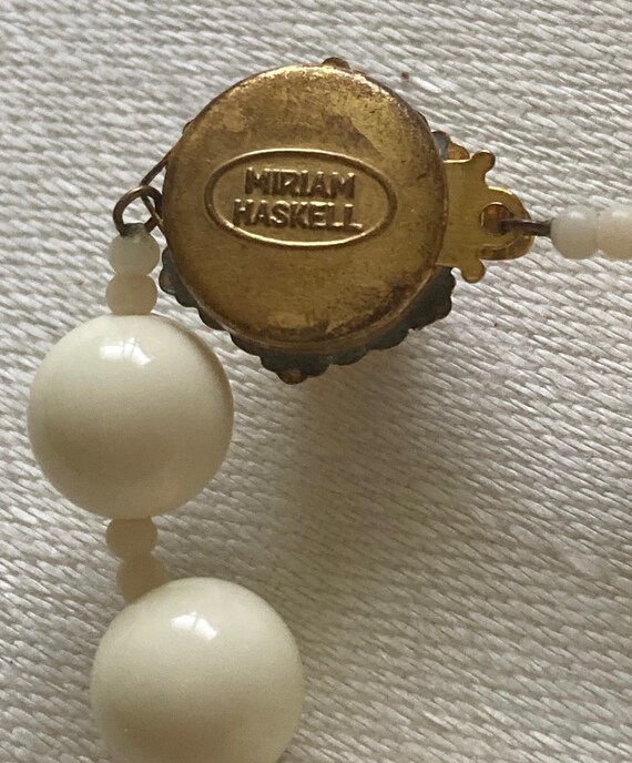 MIRIAM HASKELL *Signed* Milk Glass Bead Necklace - image 8