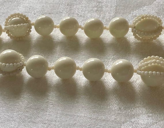 MIRIAM HASKELL *Signed* Milk Glass Bead Necklace - image 3