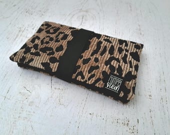 Tabaktasche Cord Leo taupe mit Gummiband rumpelstein