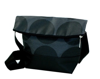 Black "Lola" with large dots: stylish and practical