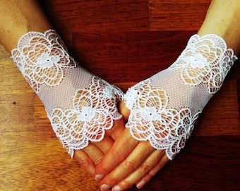 White lace fingerless gloves, bridal wedding gloves, lace hand warmers, Victorian, goth accessories, steampunk, cosplay gloves, dainty lace