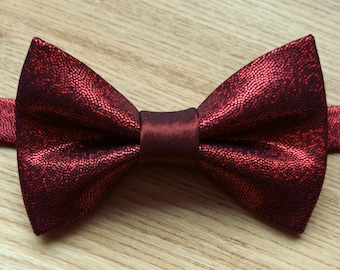 Red Glitter Hologram Bow Tie: Pre-tied Polyester Bowtie