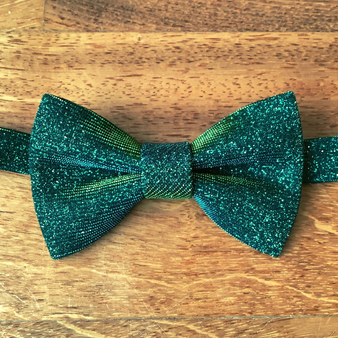 women green bow tie