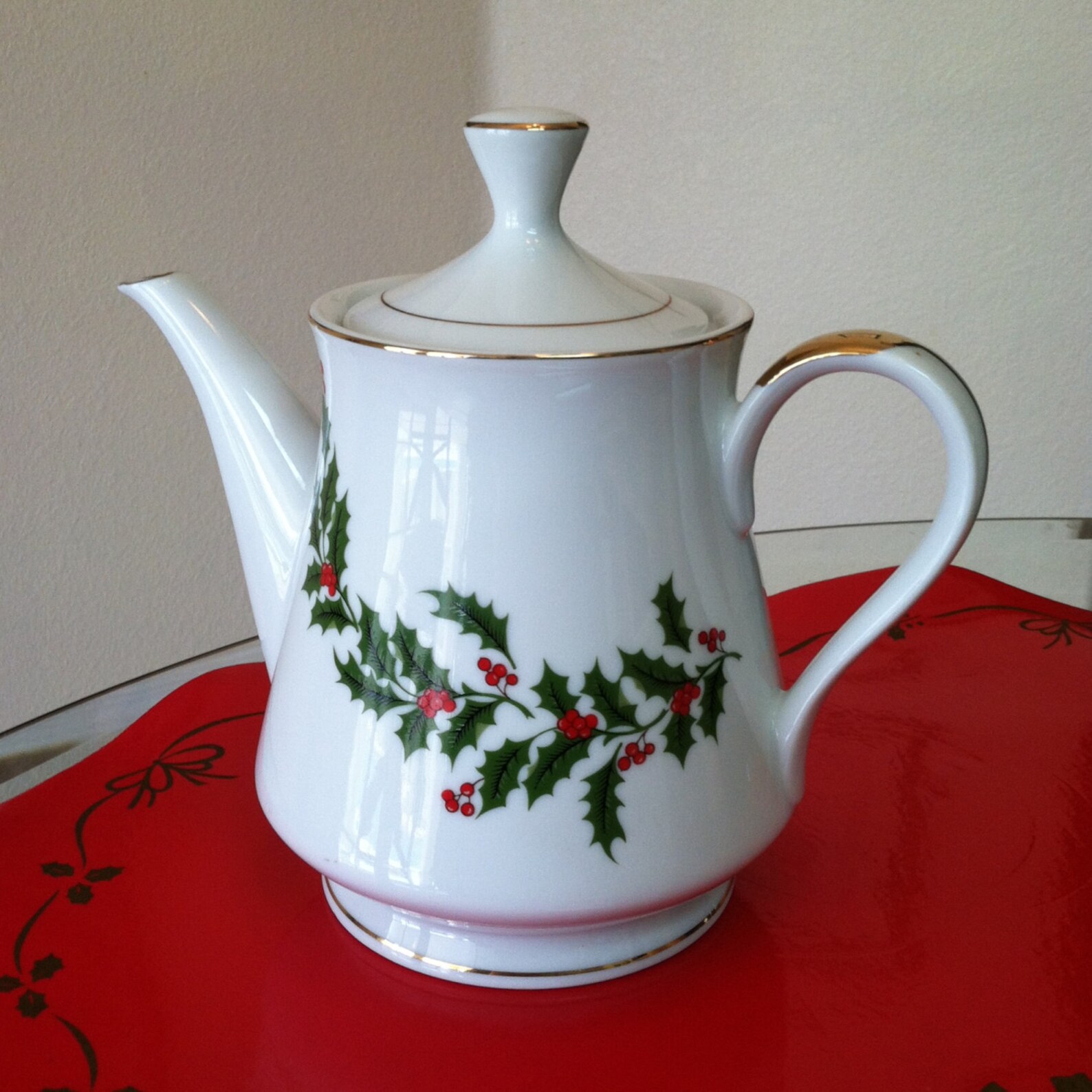 Vintage Mogi Christmas Teapot in Holly Berry Pattern Mogi Etsy