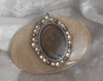 chocolate sand pendant in wood resin and rhinestone jewelry creation