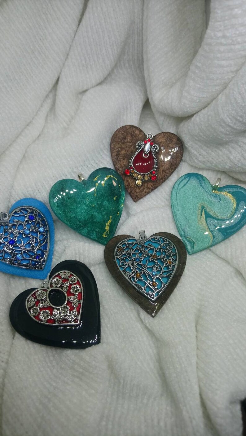 Lot of 50mm heart pendants in resinwood and metal unique handmade creations