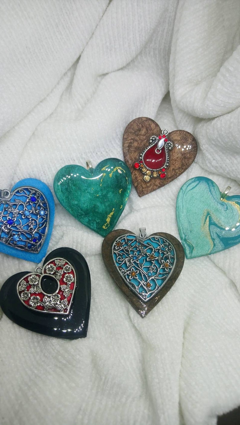 Lot of 50mm heart pendants in resinwood and metal unique handmade creations